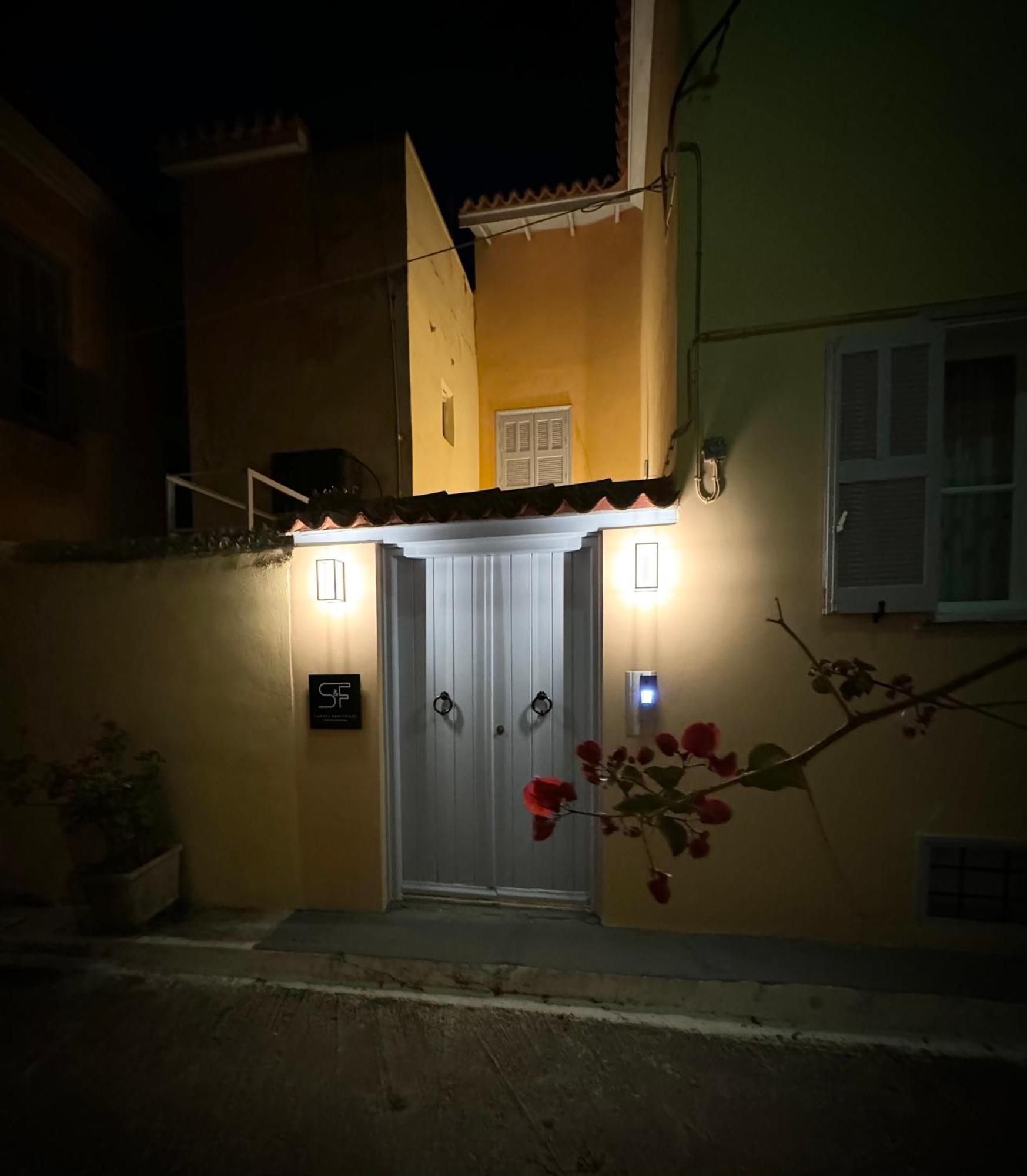 S&F Luxury Apartment Nauplion Buitenkant foto