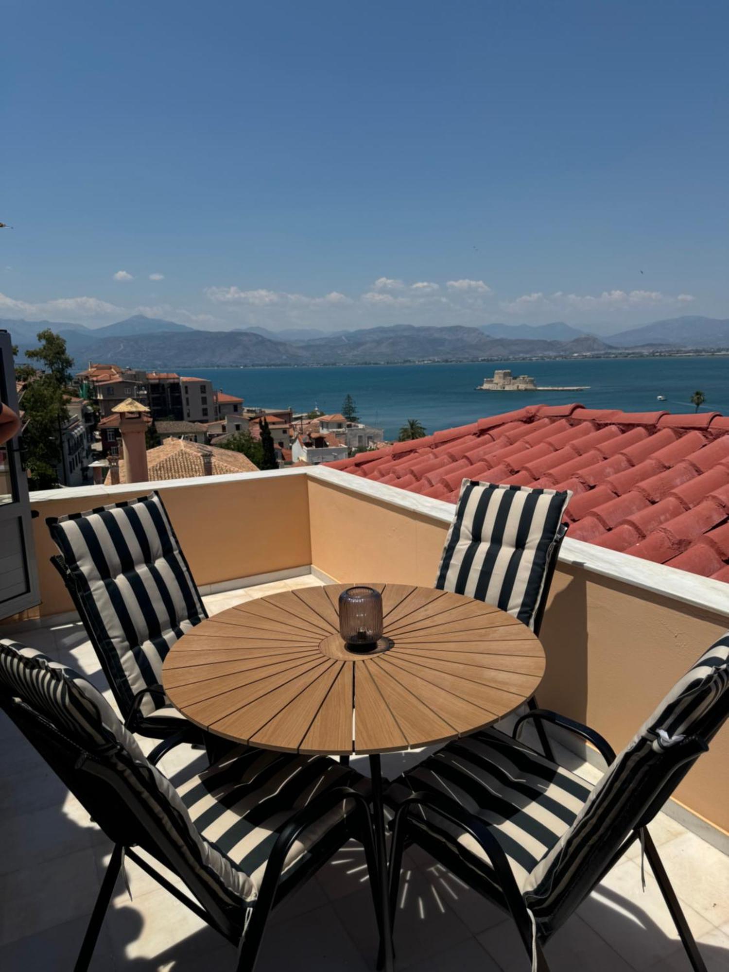 S&F Luxury Apartment Nauplion Buitenkant foto
